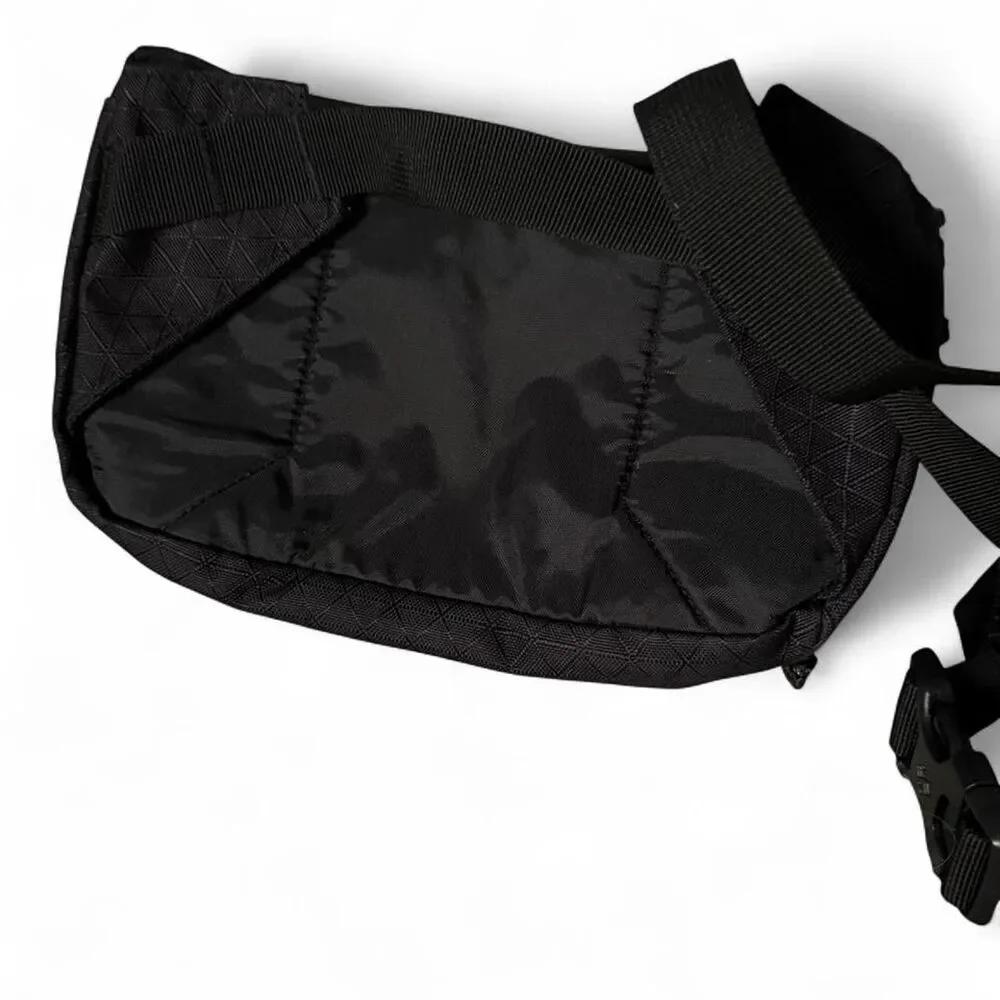 Columbia Zigzag Hip Pack Black Fanny Pack Waist Bag Hiking Outdoor Travel